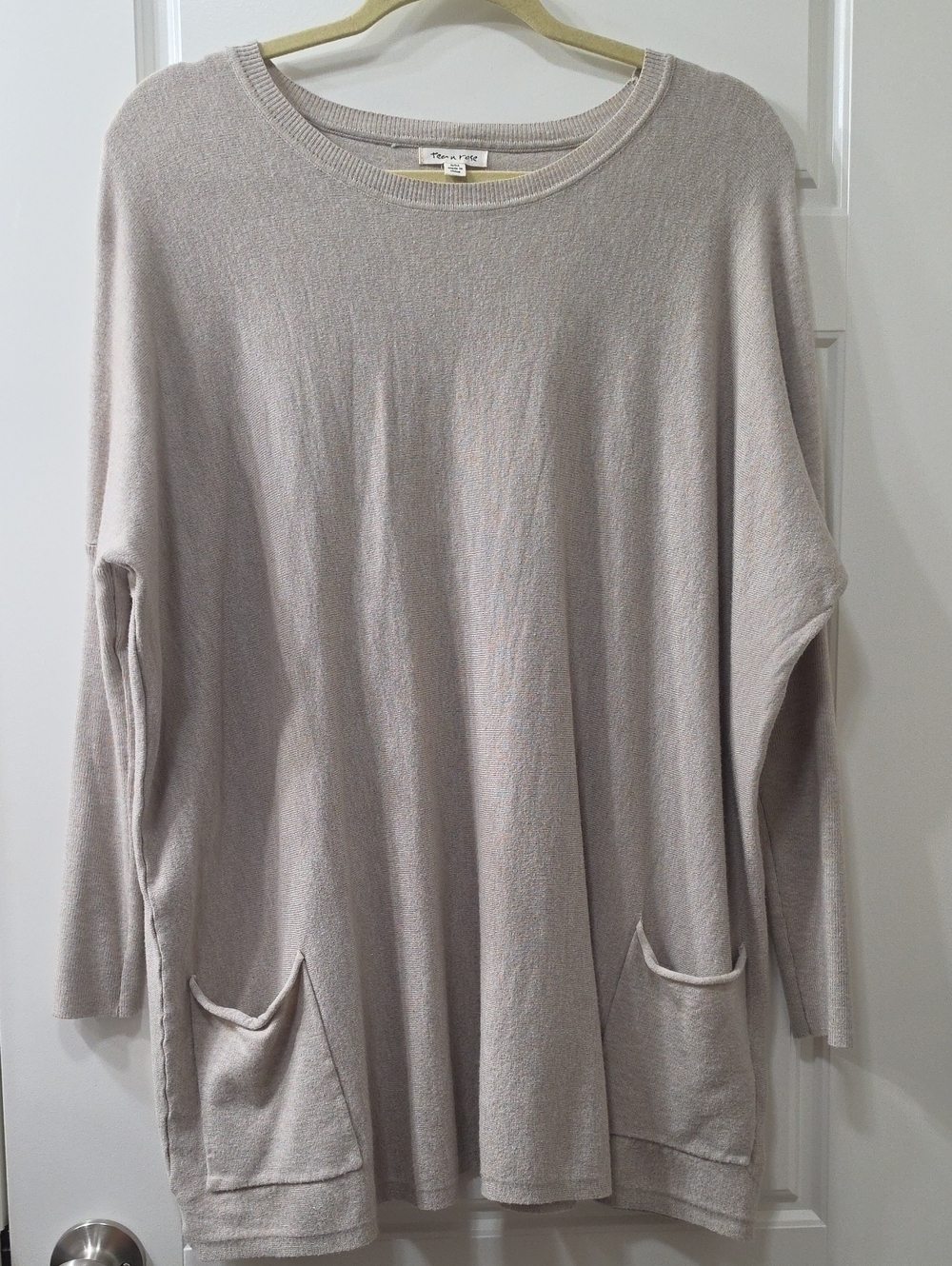 Tea N Rose Taupe Tunic Sweater – S/M